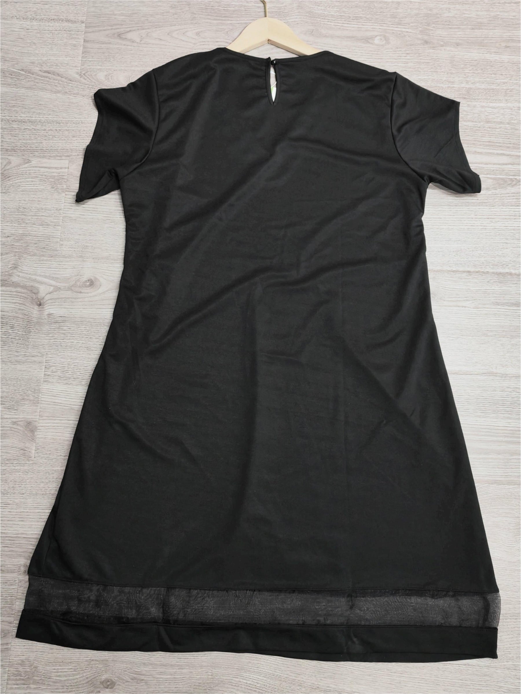 FallStil® - Elegantes Schwarzes Minikleid mit geteilten Ärmeln  V-Ausschnitt