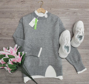 BlütenBliss® - Grauer und weißer übergroßer Pullover mit langen Ärmeln und Cut-Out